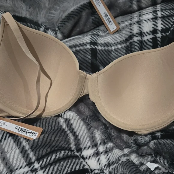 Skims Fits Everybody T-shirt Bra - Picture 3 of 6